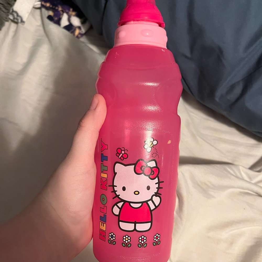 Hello kitty waterbottle